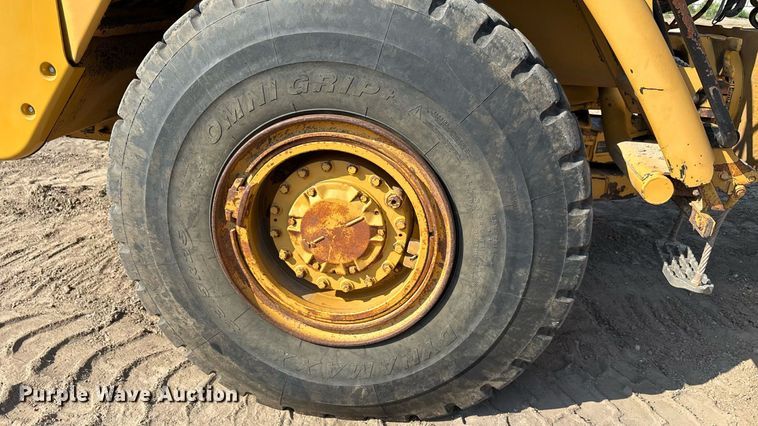 image for item EU0068 2006 Caterpillar 730 water wagon