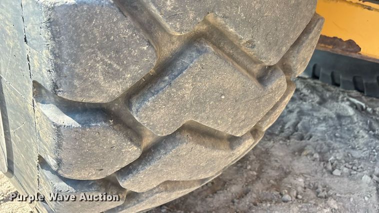 image for item EU0068 2006 Caterpillar 730 water wagon