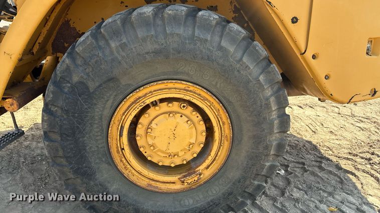 image for item EU0068 2006 Caterpillar 730 water wagon