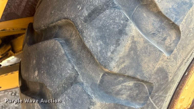 image for item EU0068 2006 Caterpillar 730 water wagon