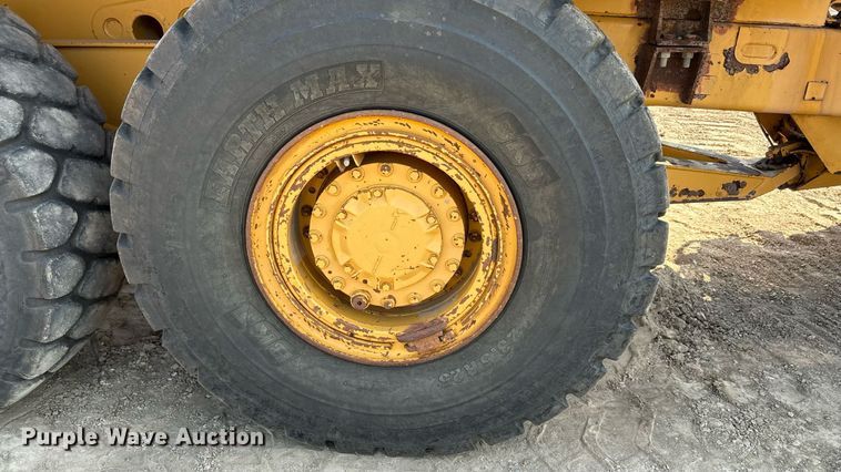 image for item EU0068 2006 Caterpillar 730 water wagon