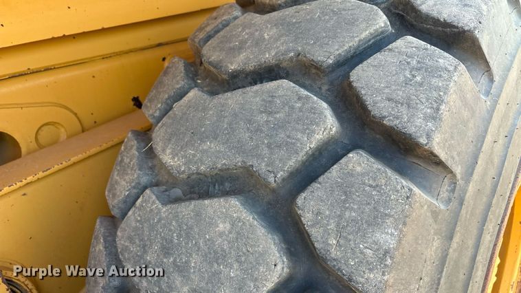 image for item EU0068 2006 Caterpillar 730 water wagon