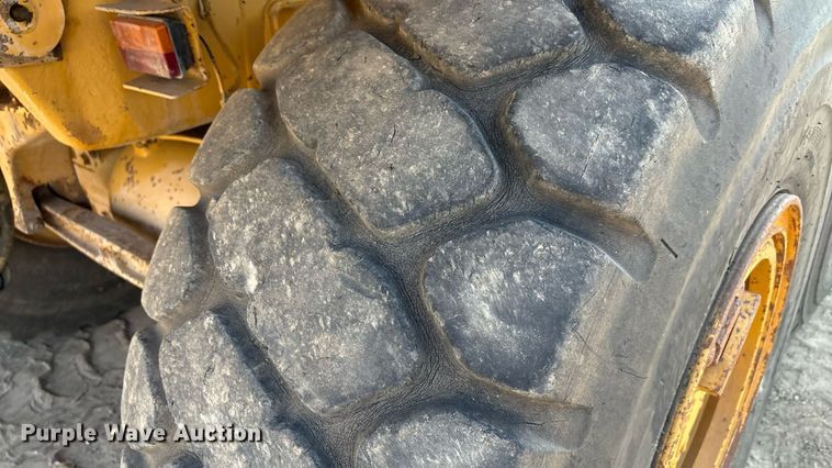 image for item EU0068 2006 Caterpillar 730 water wagon