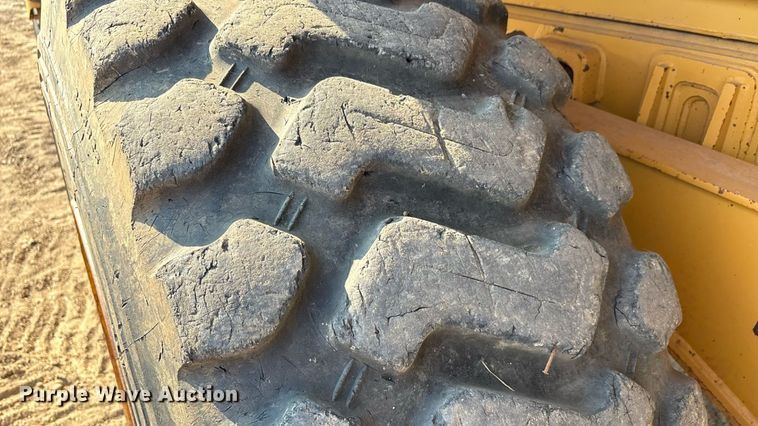 image for item EU0068 2006 Caterpillar 730 water wagon