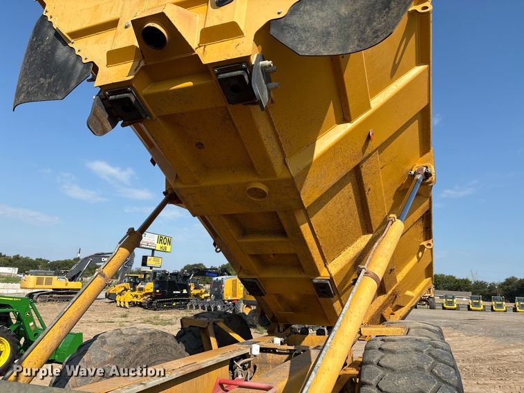 image for item EU0070 2014 John Deere 300D articulated haul truck