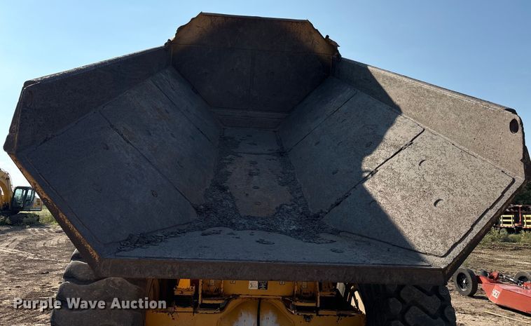 image for item EU0070 2014 John Deere 300D articulated haul truck