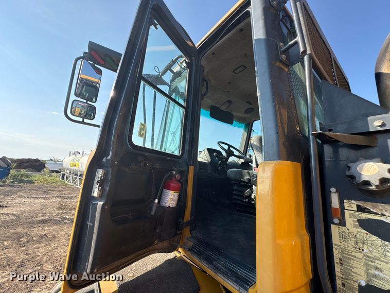 image for item EU0070 2014 John Deere 300D articulated haul truck