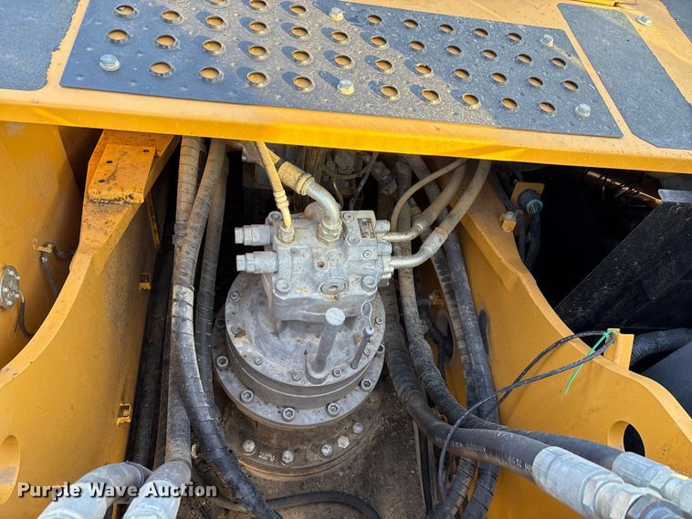 image for item EU0071 2018 John Deere 350G excavator