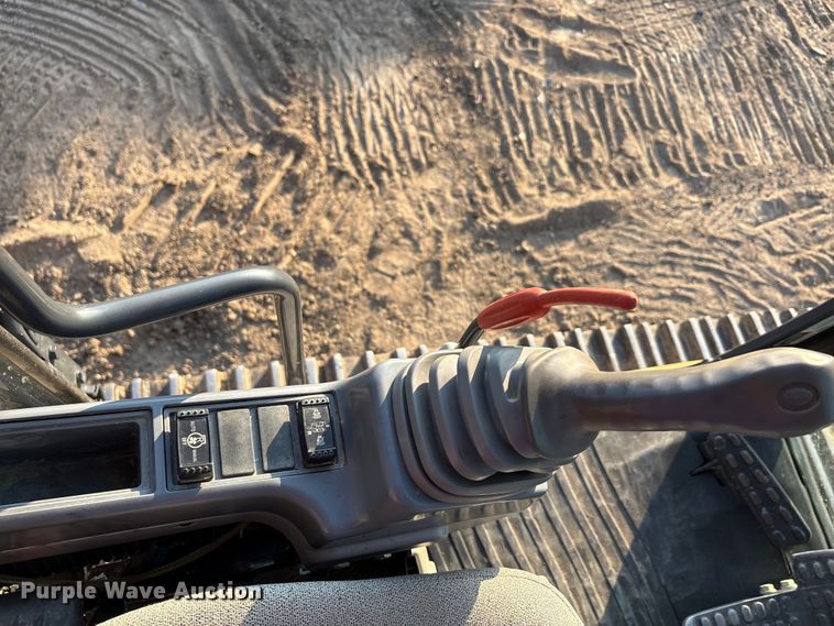 image for item EU0071 2018 John Deere 350G excavator