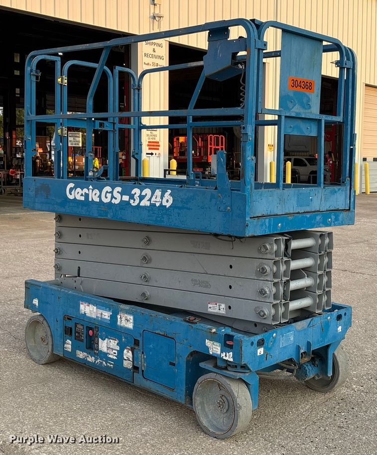 image for item EU0075 2016 Genie GS-3246 scissor lift