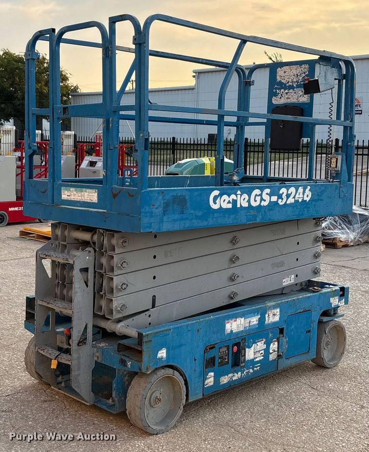 image for item EU0075 2016 Genie GS-3246 scissor lift