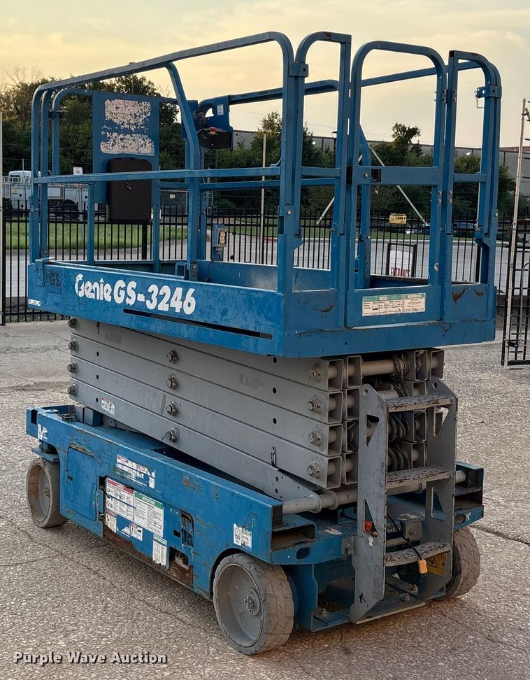 image for item EU0075 2016 Genie GS-3246 scissor lift