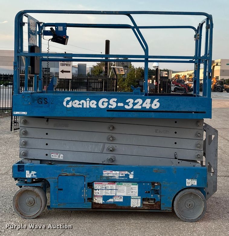 image for item EU0075 2016 Genie GS-3246 scissor lift