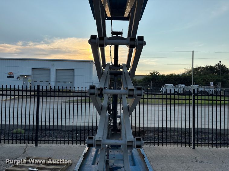 image for item EU0075 2016 Genie GS-3246 scissor lift