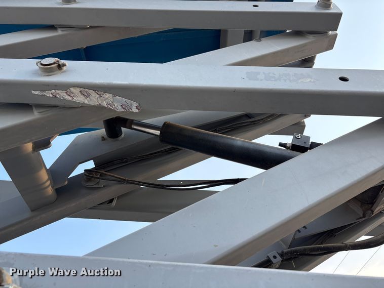 image for item EU0075 2016 Genie GS-3246 scissor lift
