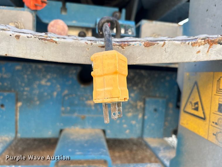 image for item EU0075 2016 Genie GS-3246 scissor lift