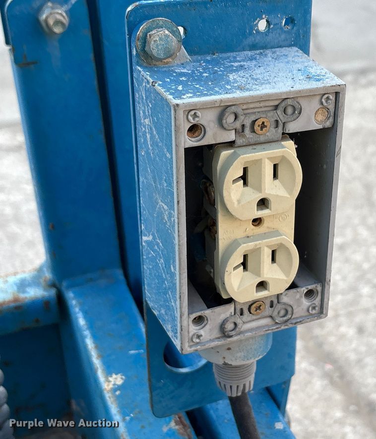 image for item EU0075 2016 Genie GS-3246 scissor lift