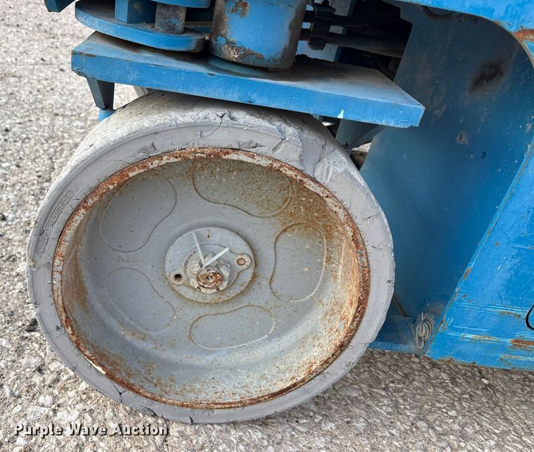 image for item EU0075 2016 Genie GS-3246 scissor lift