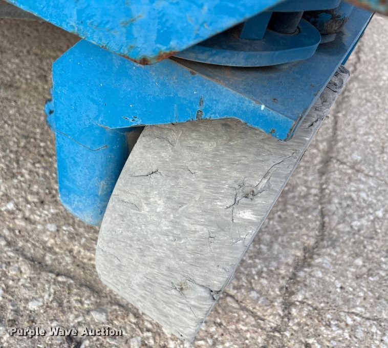 image for item EU0075 2016 Genie GS-3246 scissor lift