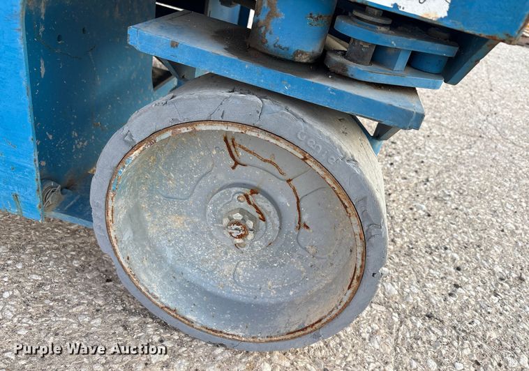 image for item EU0075 2016 Genie GS-3246 scissor lift