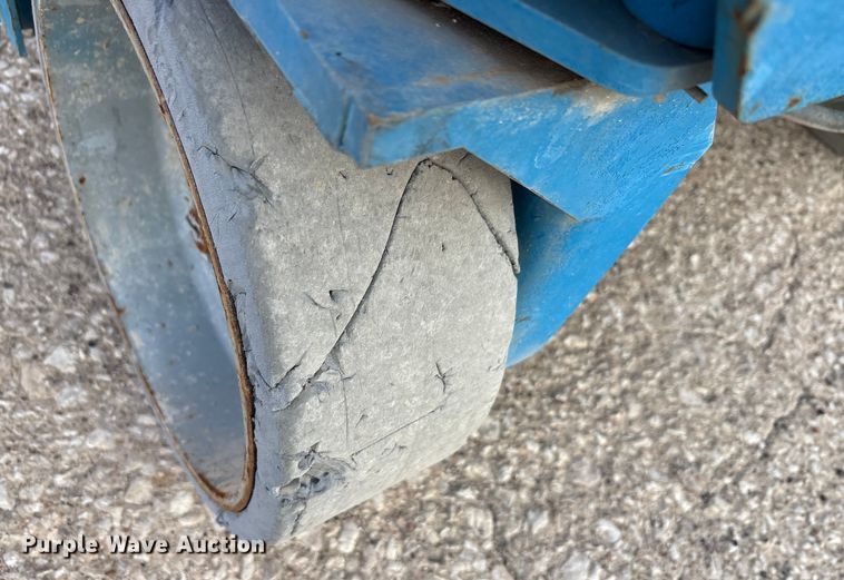 image for item EU0075 2016 Genie GS-3246 scissor lift