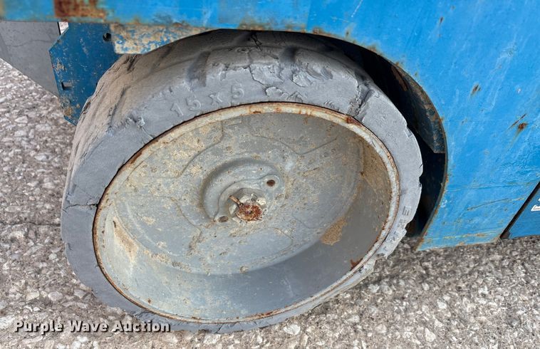 image for item EU0075 2016 Genie GS-3246 scissor lift