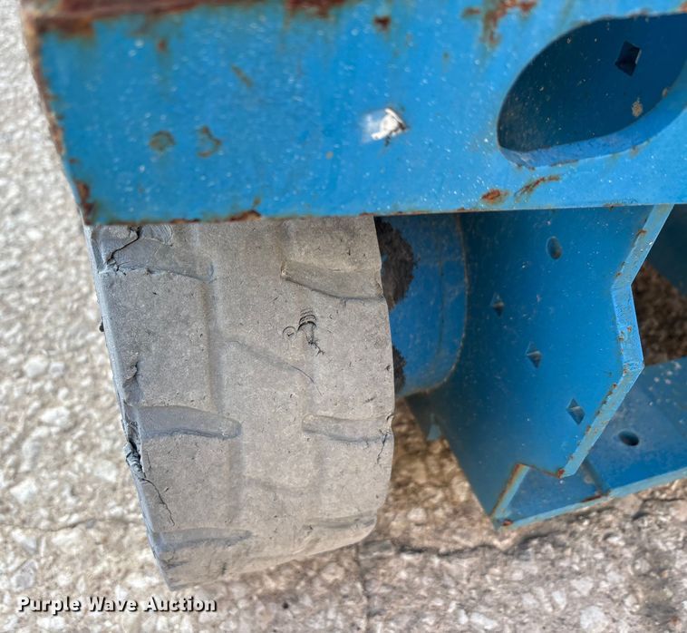 image for item EU0075 2016 Genie GS-3246 scissor lift