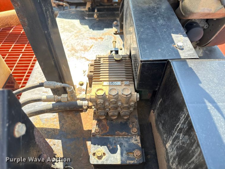 image for item EU2153 Ditch Witch FX25 vacuum excavator