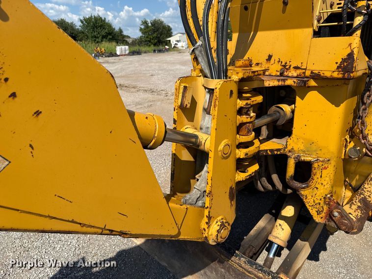 image for item EU2154 1998 Vermeer V8550 trencher