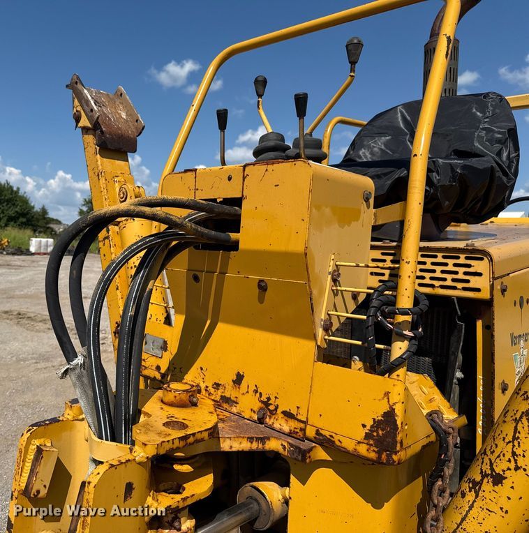 image for item EU2154 1998 Vermeer V8550 trencher