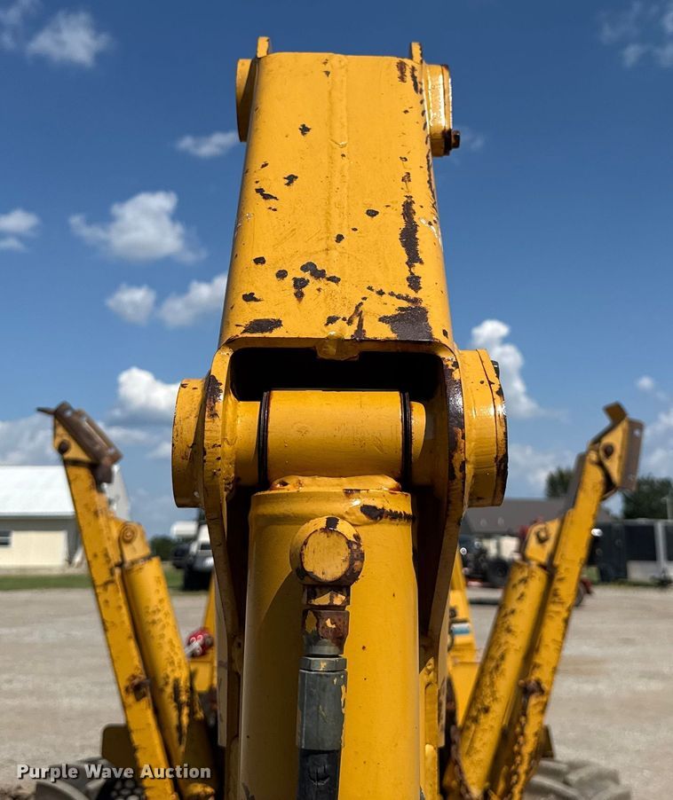 image for item EU2154 1998 Vermeer V8550 trencher