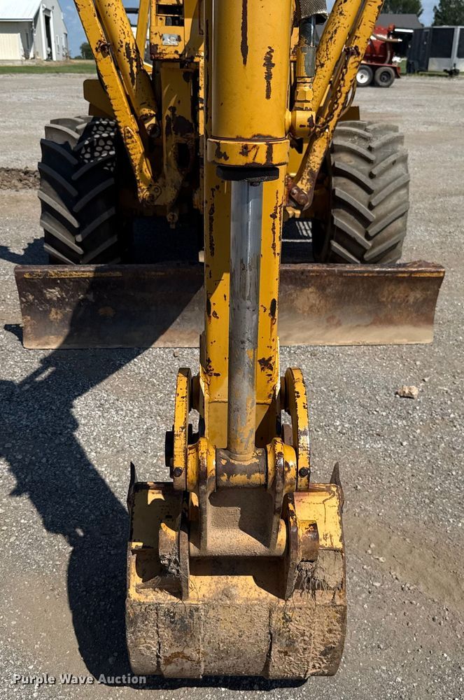 image for item EU2154 1998 Vermeer V8550 trencher