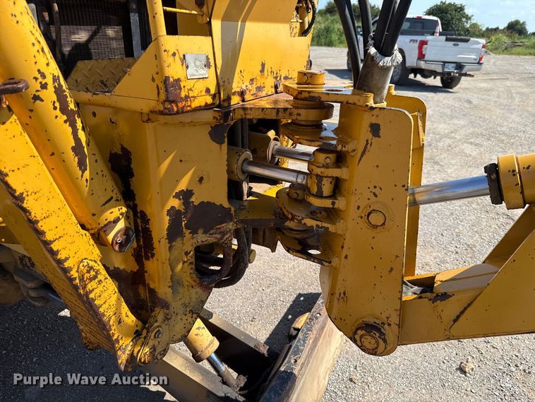 image for item EU2154 1998 Vermeer V8550 trencher