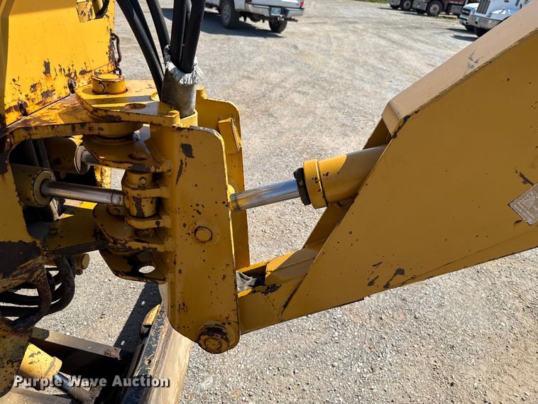 image for item EU2154 1998 Vermeer V8550 trencher