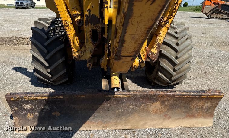 image for item EU2154 1998 Vermeer V8550 trencher