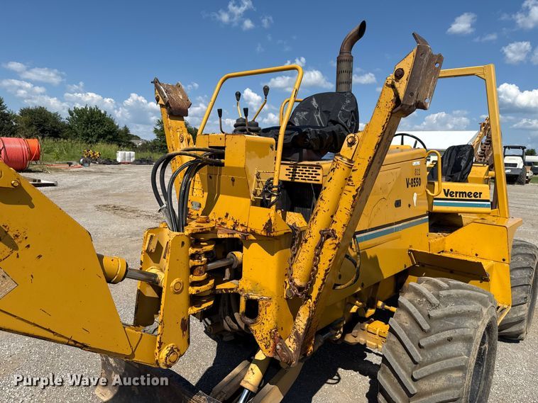 image for item EU2154 1998 Vermeer V8550 trencher