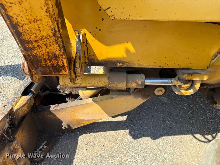 image for item EU2154 1998 Vermeer V8550 trencher