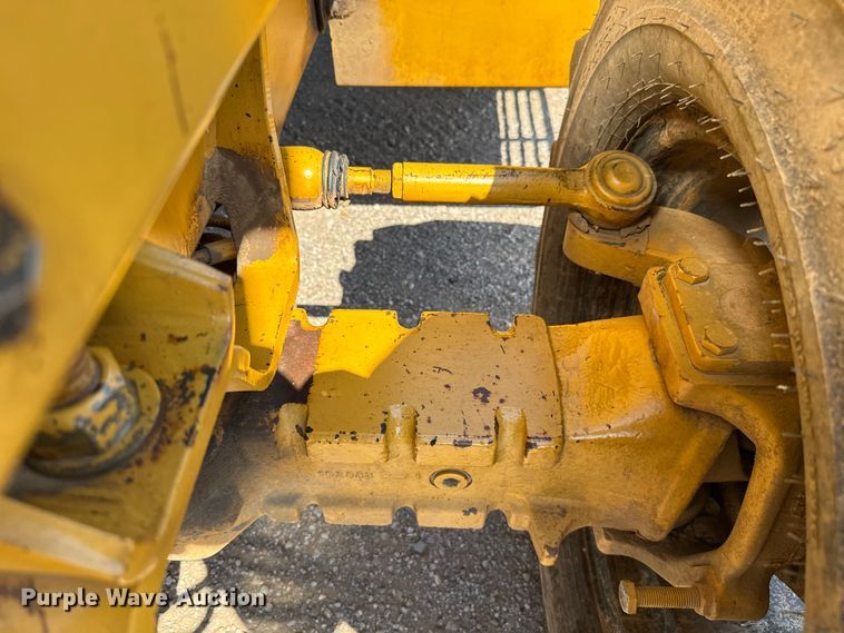 image for item EU2154 1998 Vermeer V8550 trencher