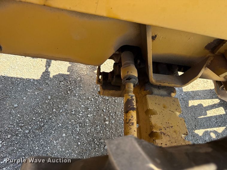 image for item EU2154 1998 Vermeer V8550 trencher