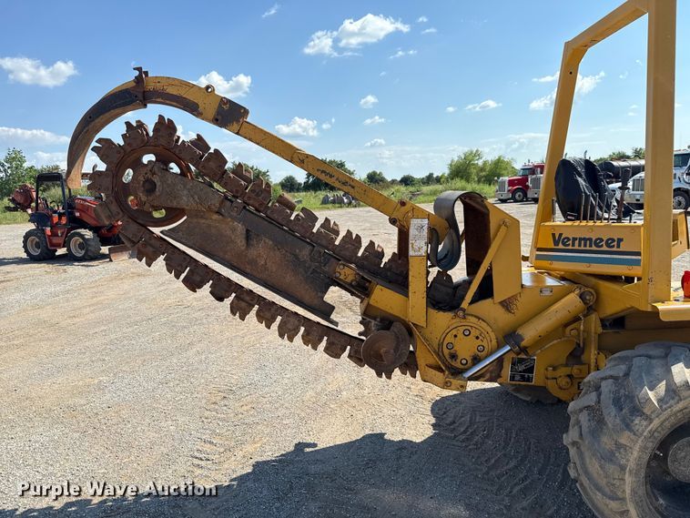 image for item EU2154 1998 Vermeer V8550 trencher
