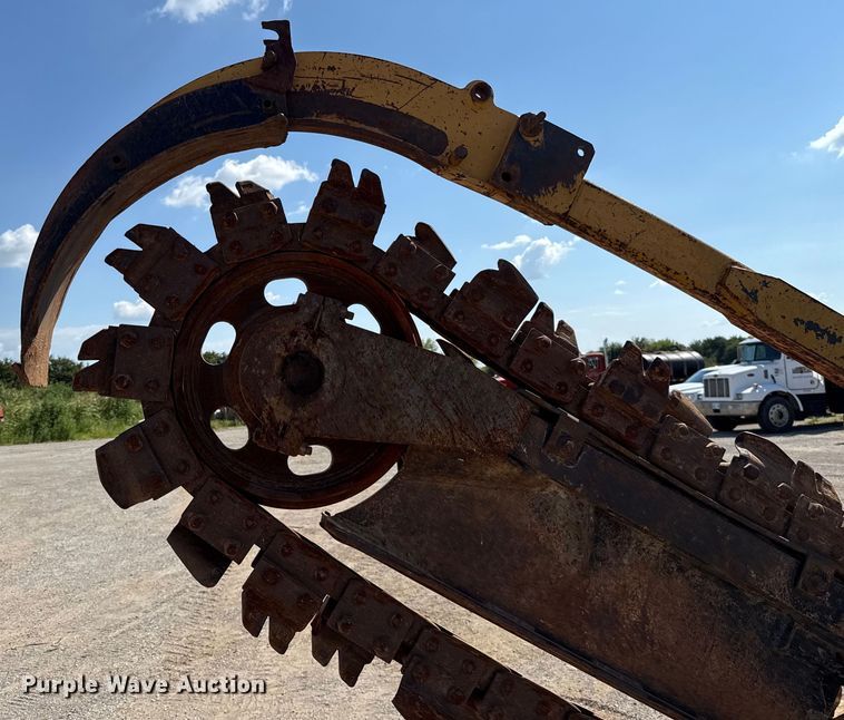 image for item EU2154 1998 Vermeer V8550 trencher