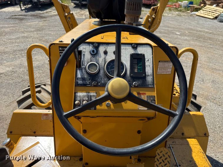 image for item EU2154 1998 Vermeer V8550 trencher