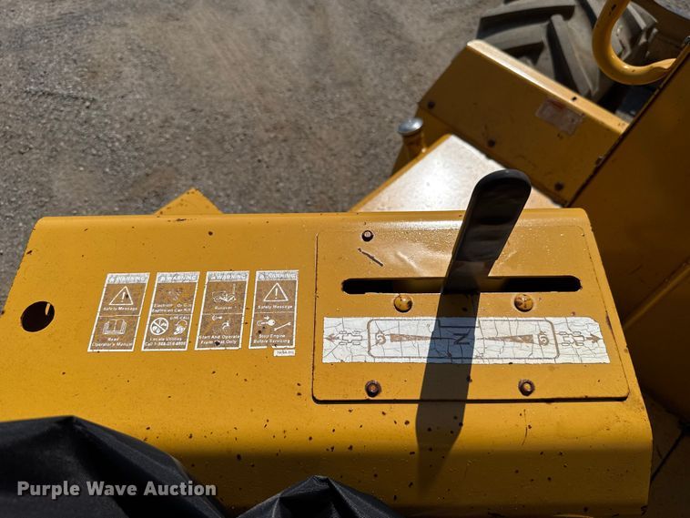 image for item EU2154 1998 Vermeer V8550 trencher