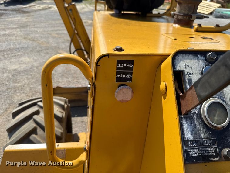 image for item EU2154 1998 Vermeer V8550 trencher