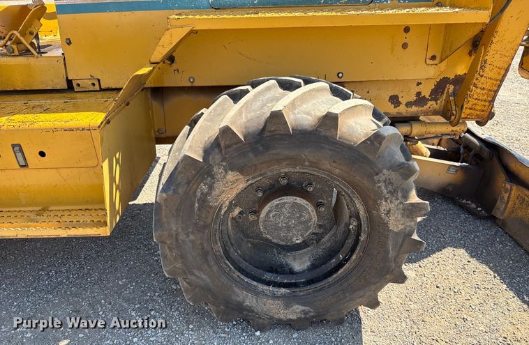 image for item EU2154 1998 Vermeer V8550 trencher