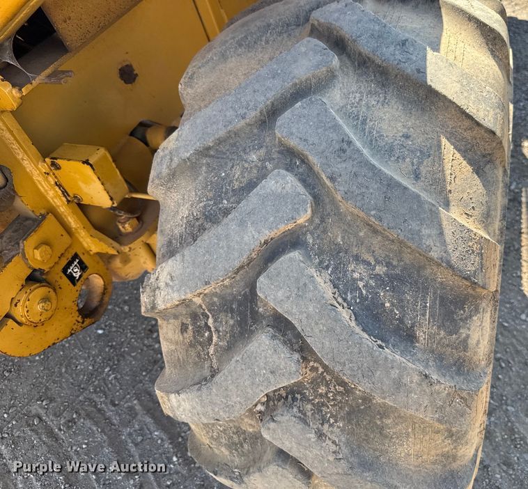 image for item EU2154 1998 Vermeer V8550 trencher