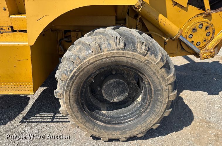 image for item EU2154 1998 Vermeer V8550 trencher