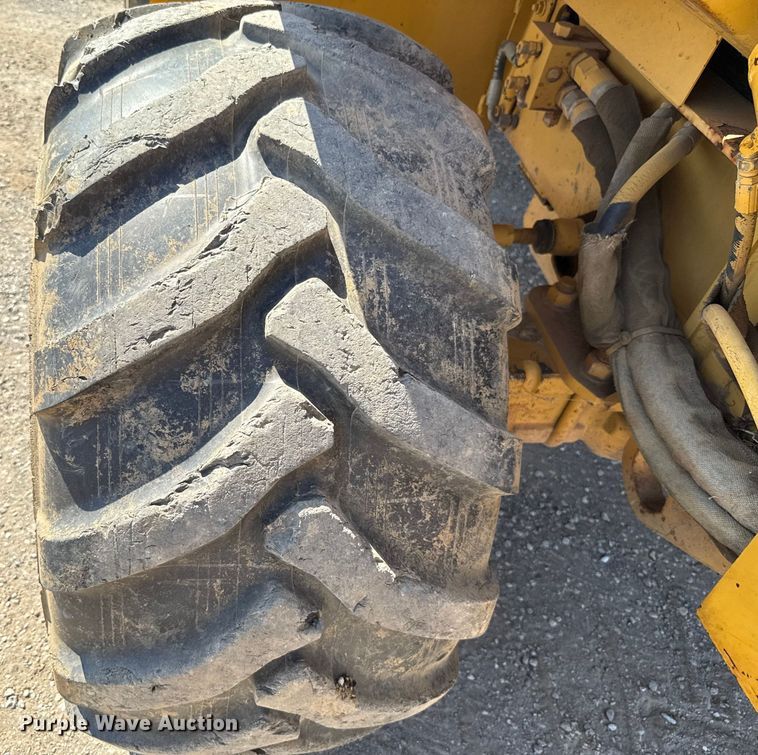 image for item EU2154 1998 Vermeer V8550 trencher