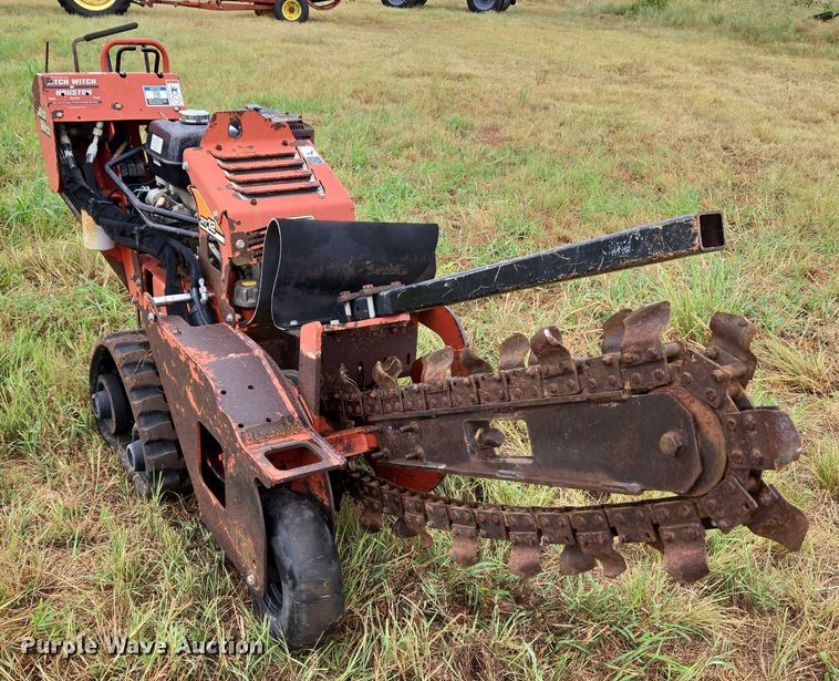 image for item EU3557 2013 Ditch Witch RT12 trencher