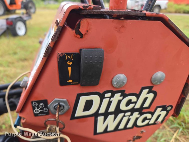 image for item EU3557 2013 Ditch Witch RT12 trencher